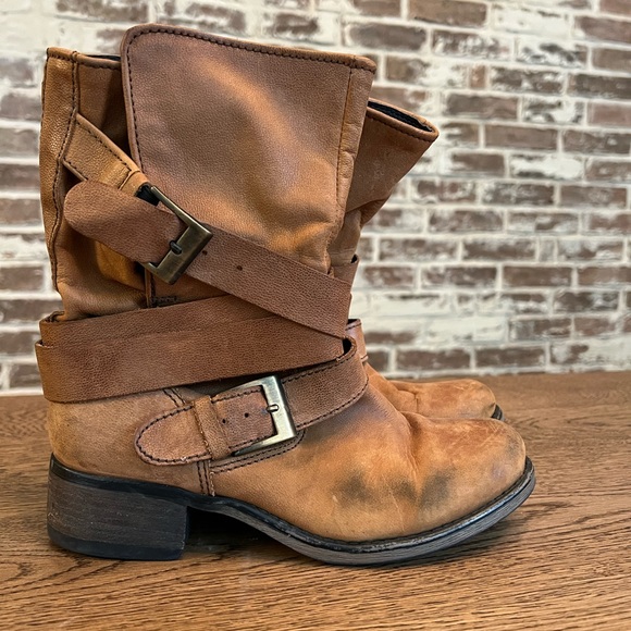 Steve Madden Shoes - Steve Madden Brewzzer Leather Moto Boots